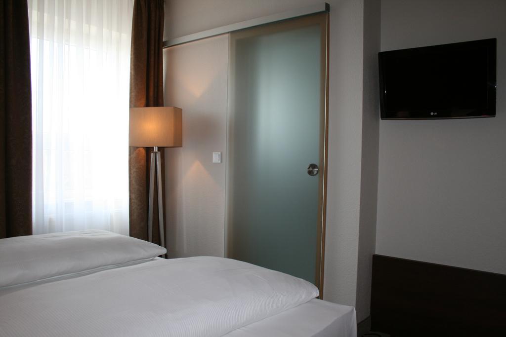 Hotel Parqeo Im A66